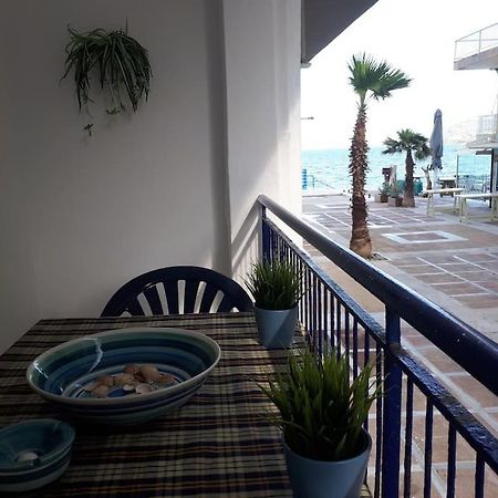 Cozy Seaside Apartment Loutraki エクステリア 写真