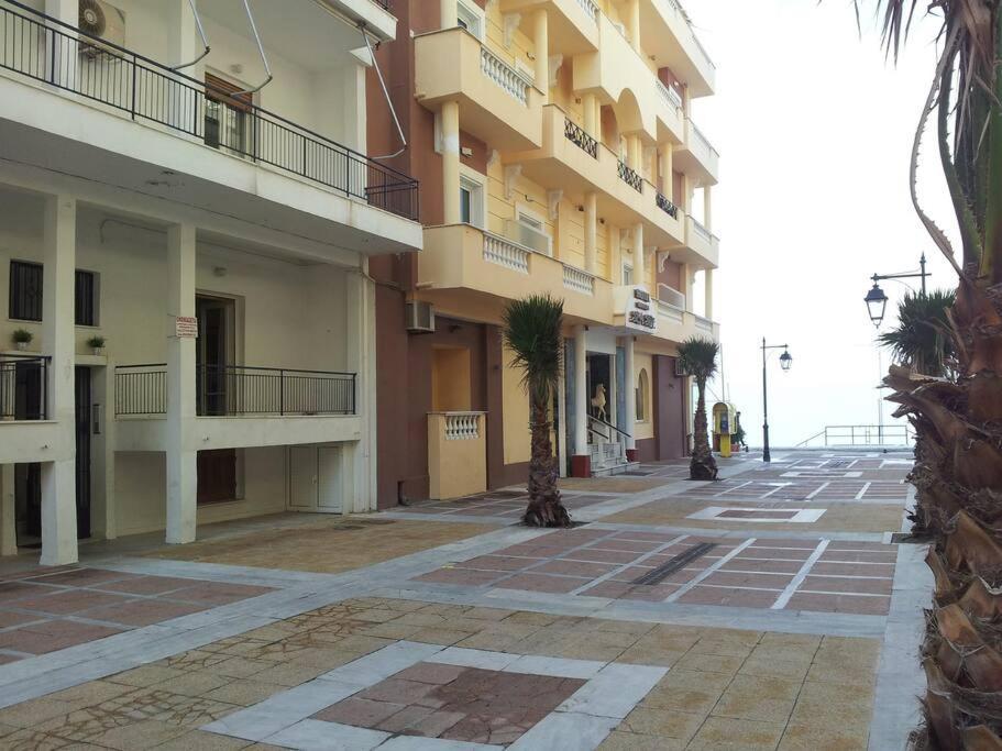Cozy Seaside Apartment Loutraki エクステリア 写真