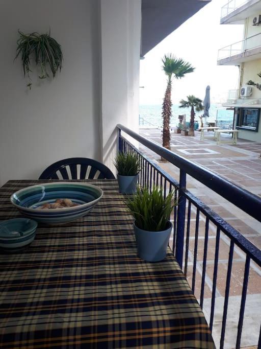 Cozy Seaside Apartment Loutraki エクステリア 写真