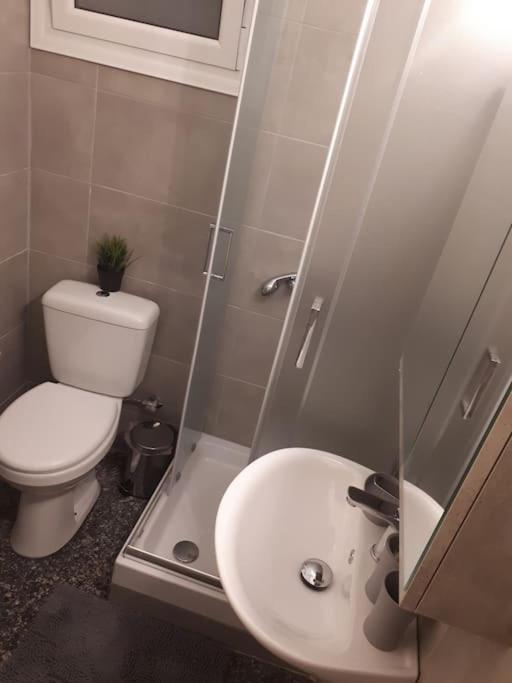 Cozy Seaside Apartment Loutraki エクステリア 写真
